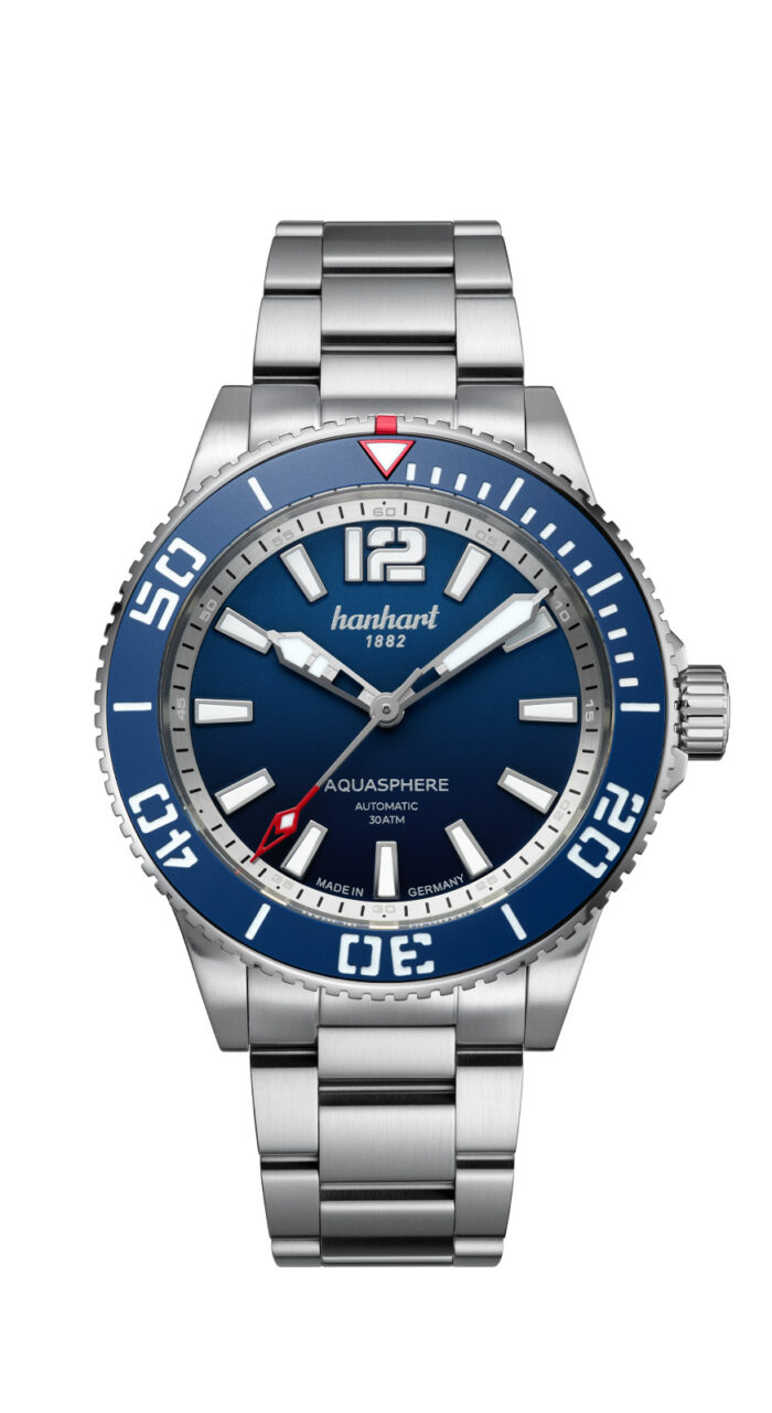 AQUASPHERE-Ocean-Fade-bezel-blue-stainless steel bracelet